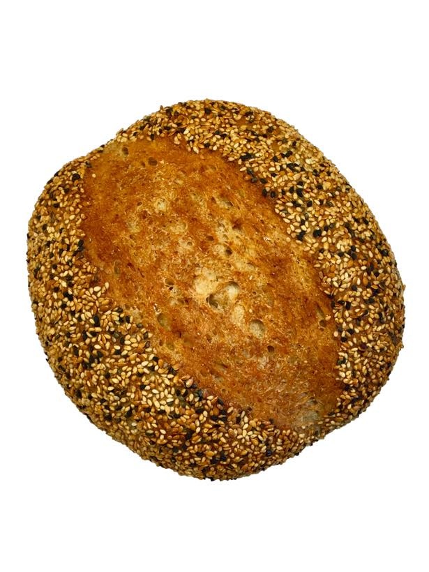 麦むぎ工房の「有機八穀の田舎パン」は八王子にちなみ8種類の有機穀物が入っている