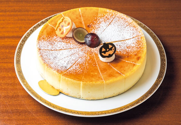ずっしりときめ細かな生地のガトーフロマージュ/帝国ホテル 大阪「ハロウィンスイーツブフェ」