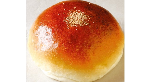 「どんぐりの里 いなぶ」(愛知県豊田市)の米粉を使用した「こしあんパン」(1個110円)