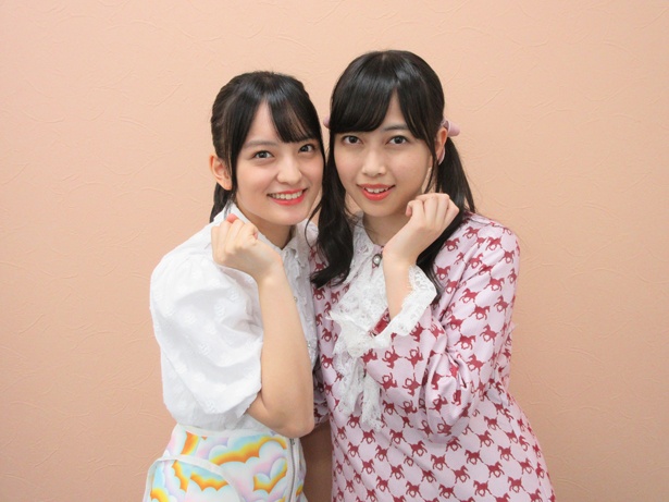 【写真を見る】2人寄り添う「たこやきレインボー」清井咲希(左)・彩木咲良(右)