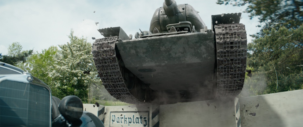 ソ連時代の最強戦車 T 34 が活躍 エンタメ感あふれるロシア映画が激