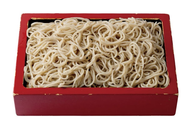 蕎麦前 出谷右衛門 / 「もり蕎麦(中)」(750円)。「常陸秋そば」のもり蕎麦は、甘味と芳醇な香りが自慢