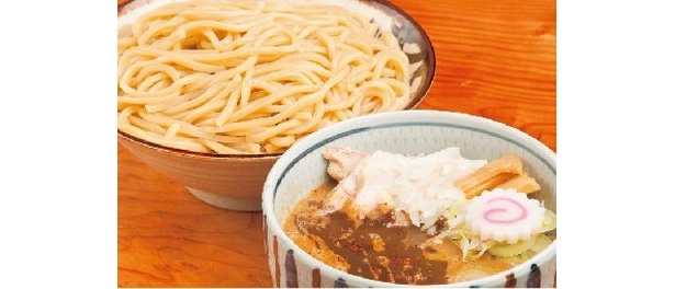 つけ麺、カツカレーうどん… 銀座で増える“ガッツリ麺”