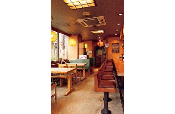 「銀座 手打ちうどん 海ごはん」店内