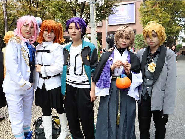大阪・茶屋町にコスプレイヤー集結