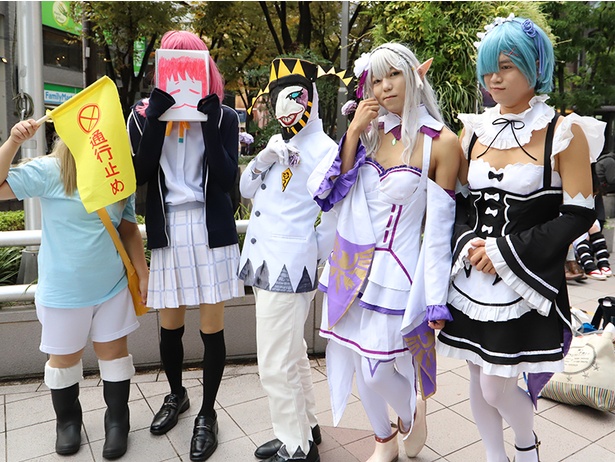 大阪・茶屋町にコスプレイヤー集結