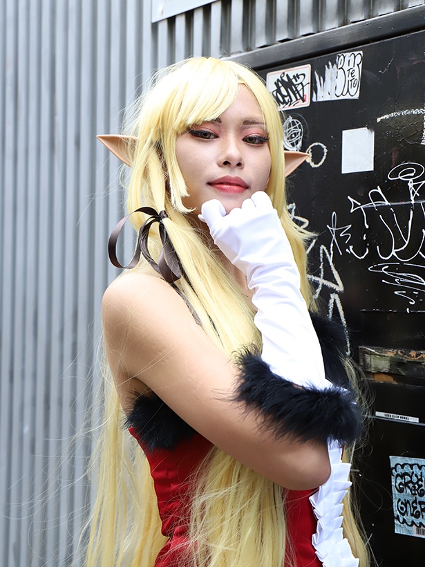 大阪・茶屋町に美人コスプレイヤー集結