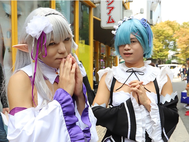 大阪・茶屋町にコスプレイヤー集結