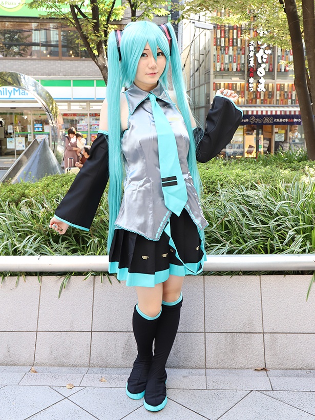 大阪・茶屋町「梅田茶屋町コスプレフェス」集まったコスプレイヤーたち