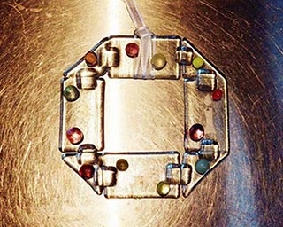 直径9センチのガラスリースを作れる「ガラスリースの制作体験」が茨城県笠間市で開催中