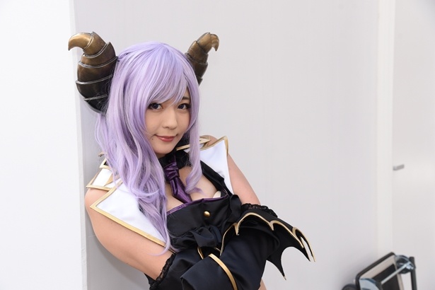 バーチャルYouTuberの西園寺メアリに扮する千都ちひろさん