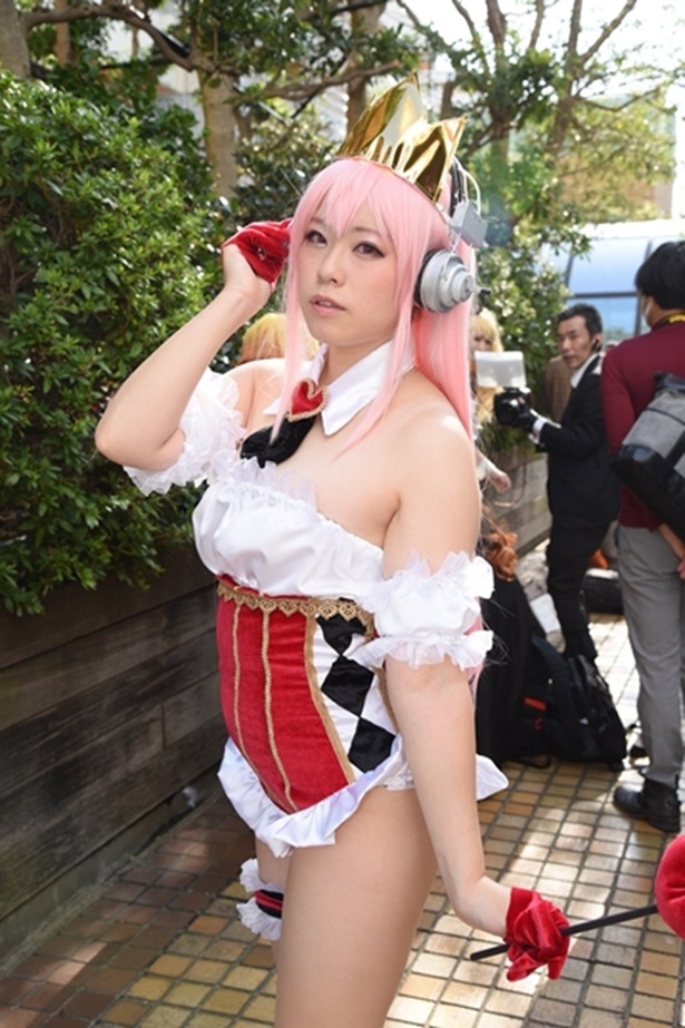 すーぱーそに子に扮する陽葵まおさん