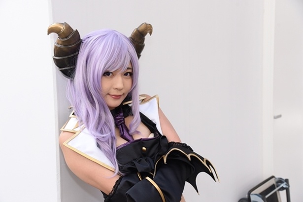 バーチャルYouTuberの西園寺メアリに扮する千都ちひろさん