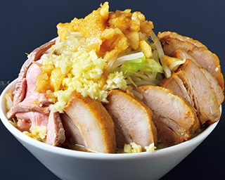 春日部の名店「煮干乱舞」が考案！ ラーメンWalker埼玉2020の限定麺ラリー第1弾は『煮干しガッツリ肉盛りG系』!! 