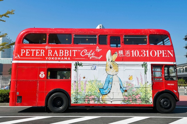 期間限定 ピーターラビット Tm カフェのロンドンバスが東京 横浜に出現 ウォーカープラス