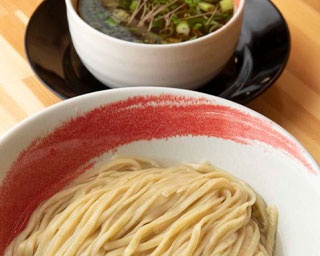 旨味倍増“昆布水”のスープが話題！大阪の昆布水つけ麺の店3選