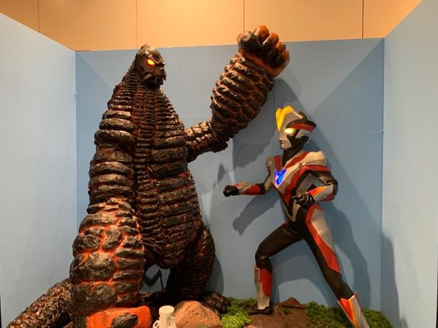 作品に登場したプロップなども展示される