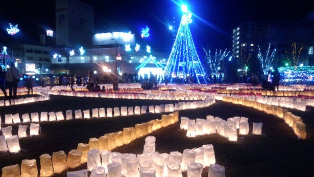 諫早市役所前中央交流広場 / イルミネーションと灯明の灯りでいっぱいに