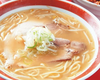 十三やミナミで長年親しまれる定番の味！大阪ライト豚骨ラーメン3選