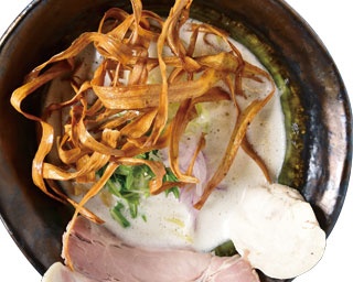 見た目のインパクトと味にハマる人続出！大阪・肥後橋の旨いラーメン店3選