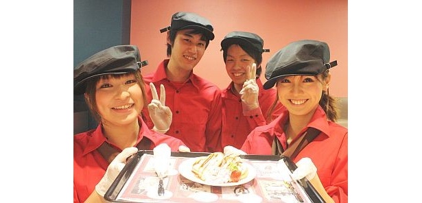 笑顔で接客してくれる元気な店員さんたち