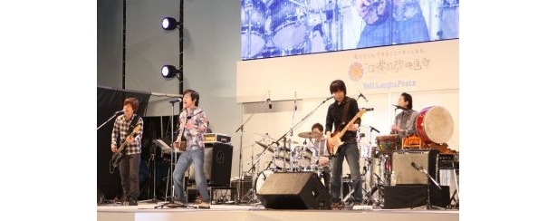 「エール，ラフ＆ピースSPライブ」の様子