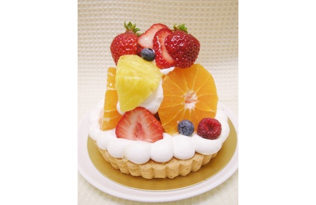 25個のタワーロールも！ 甘～い寄付“チャリティスイーツ”とは？