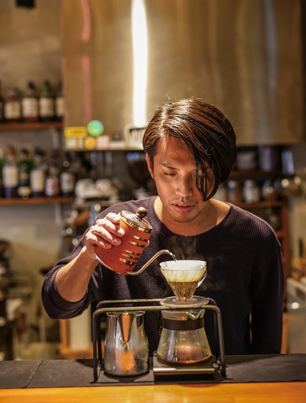 CITADEL / 店主の小原さん。東京のバーでコーヒーカクテルを研究した