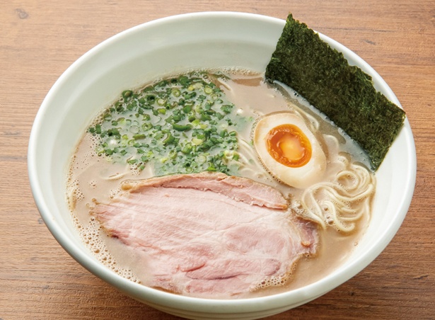かなで食堂 / 豚骨濃度が高い濃厚とんこつラーメン(730円・税込)