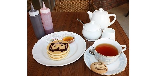 【写真】チョコペンで絵を描くことができる「コメントパンケーキ」も
