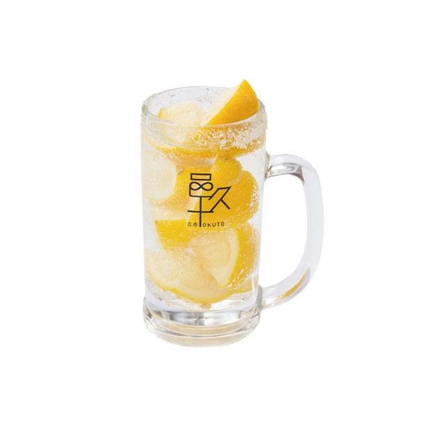 立呑 邑久十 / 「氷結レモン入りのレモンサワー」(600円・税込)