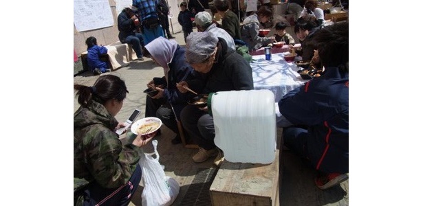 動物系＆魚介系で取った「あっさり醤油ラーメン」が800食提供された