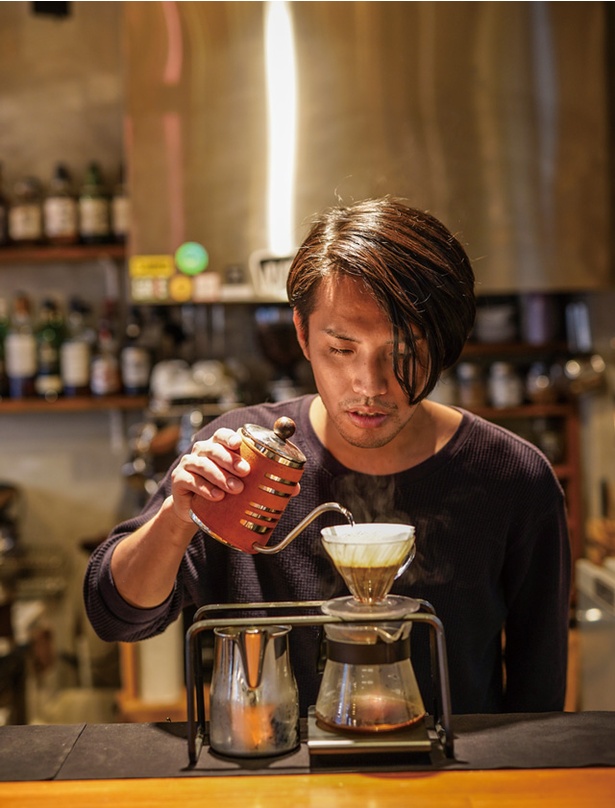 CITADEL / 店主の小原さん。東京のバーでコーヒーカクテルを研究した