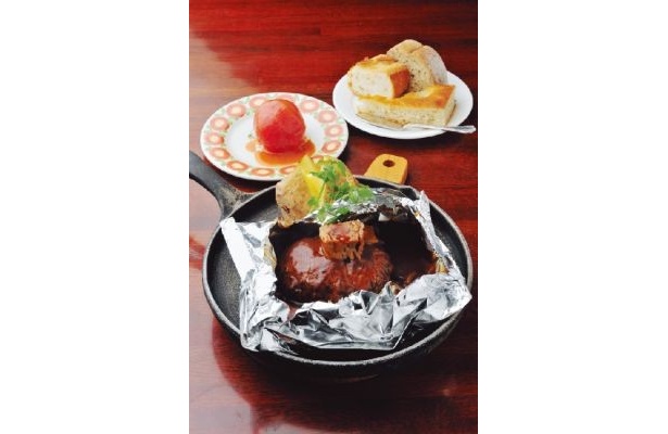 「キャピタル東洋亭 本店」(京都・北山)の「東洋亭ハンバーグステーキ」(1155円)