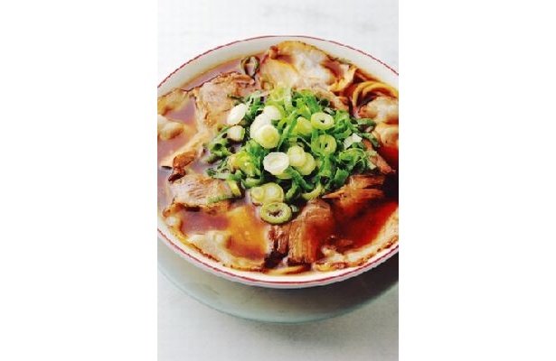 73年前から京都人のハートをつかみ続けている京都ラーメンの店「新福菜館本店」(京都・京都駅)