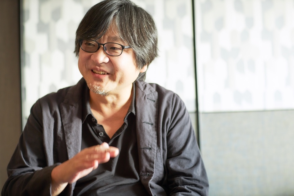 「人間の深い部分を描いた映画だと思う」と『パラサイト 半地下の家族』を絶賛する細田監督