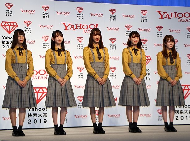 ステージに登場した「日向坂46」のメンバー