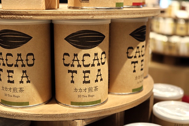 「カカオティー」は煎茶、ほうじ茶、和紅茶の3種類、缶入り各1,000円