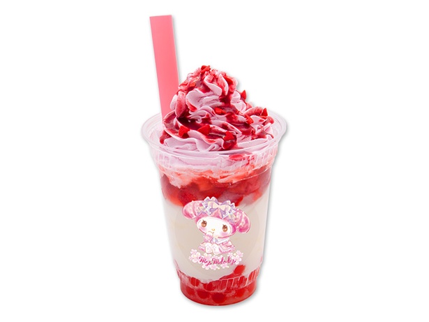 マイメロディのピンクセラピー♡杏仁ドリンク(700円) 
