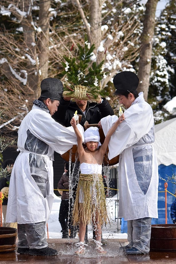 東北の奇祭 やや祭り が山形県の千河原八幡神社で開催 ウォーカープラス