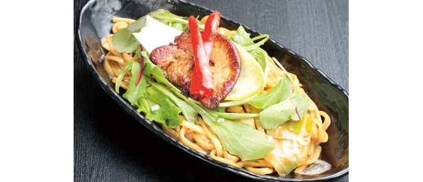 【人気店×ラーメンWalkerコラボ麺】フォアグラを使った斬新な焼きラーメンが誕生