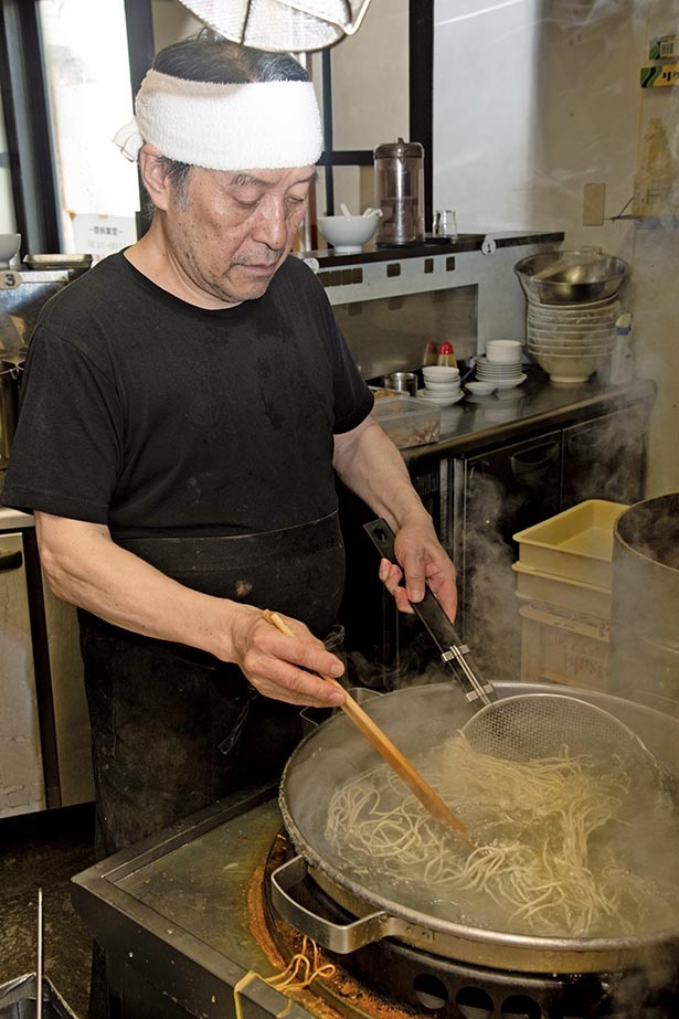 父親の中華料理店を引き継ぎ、この世界へ入った店主・田中光勝さん