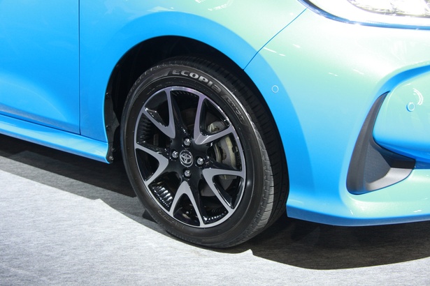 TOYOTA「YARIS」(ホイール)