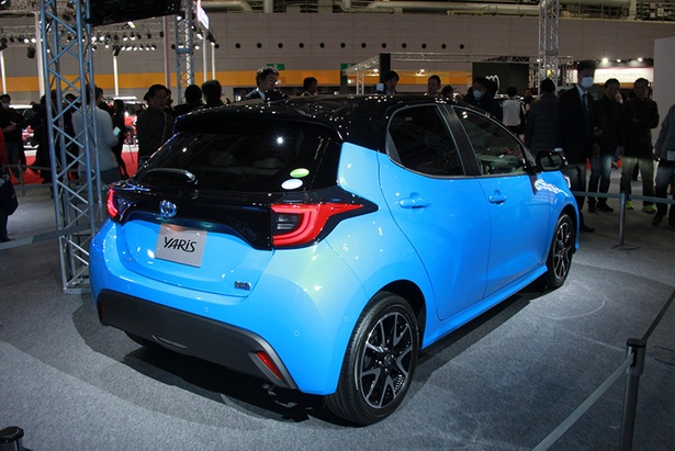 TOYOTA「YARIS」(リア)