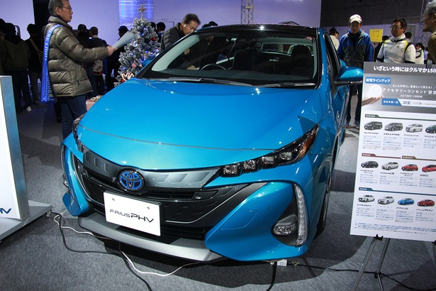 TOYOTA「PRIUS PHV」(フロント)