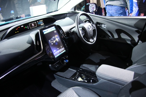 TOYOTA「PRIUS PHV」(内装)
