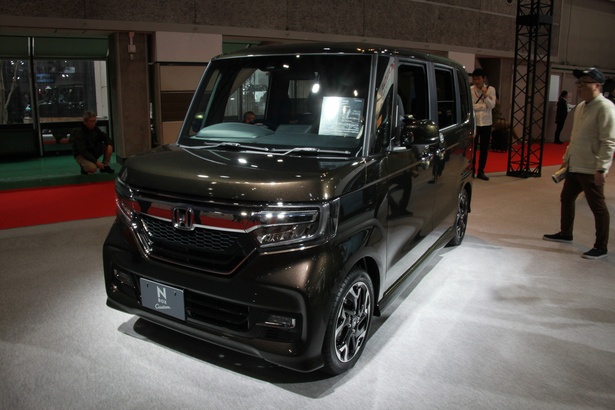 HONDA「N-BOX Custom」(フロント)