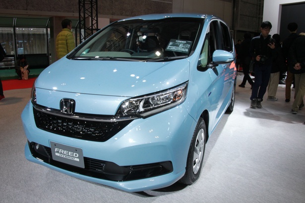 HONDA「FREED」(フロント)
