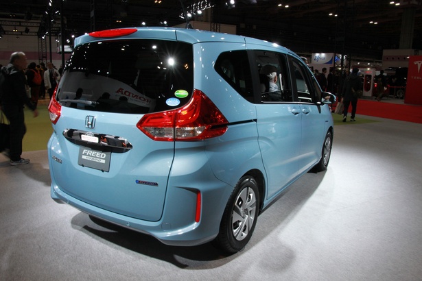 HONDA「FREED」(リア)
