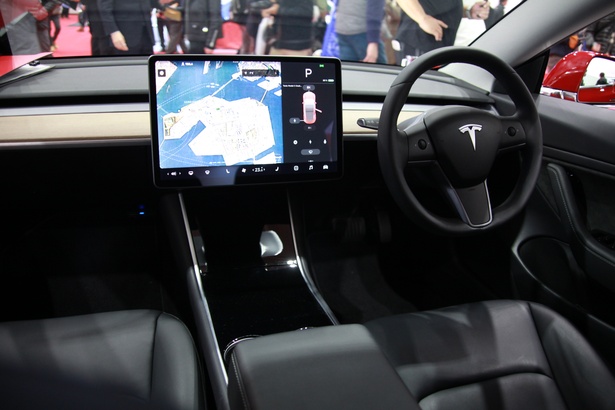 Tesla「model 3」(内装)